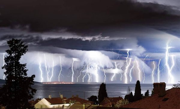 18092016_lightning_11