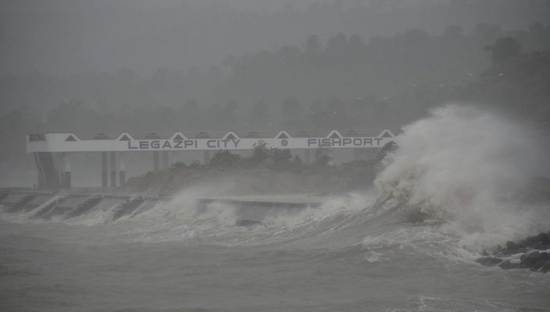 20131108_haiyan_damage3