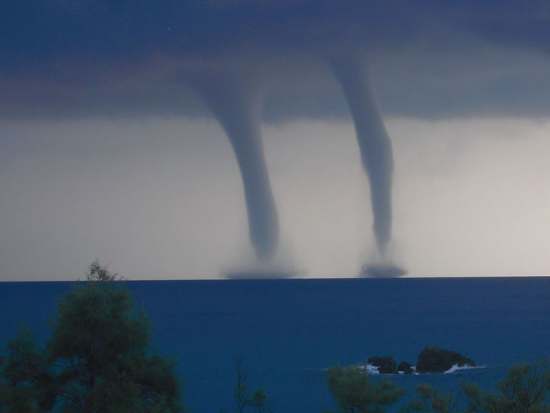 20140715_Arglasti_waterspout_1