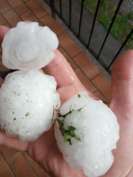25062017_large_hail_3