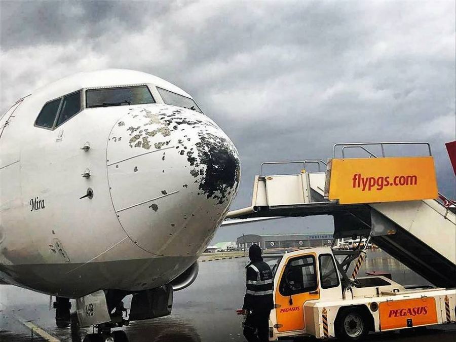30072017_hailstorm_airplane_damage_5