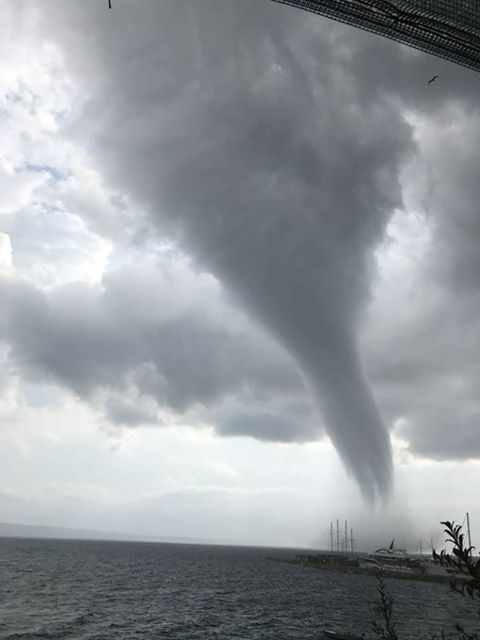 40144058_1692869887502399_8179066007441113088_n