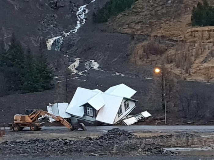 extreme-rain-iceland-landslide-destroyed-house