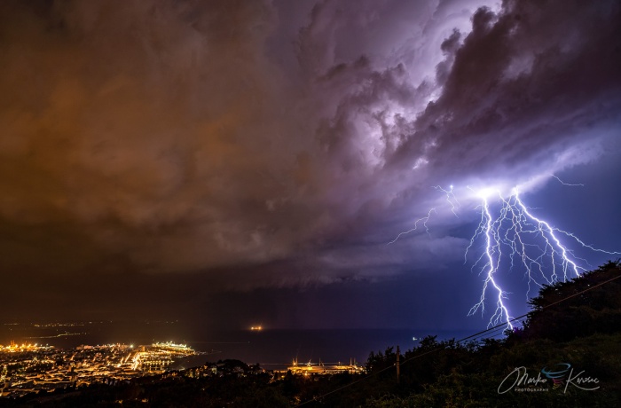 supercell-outbreak-lightning-barrage