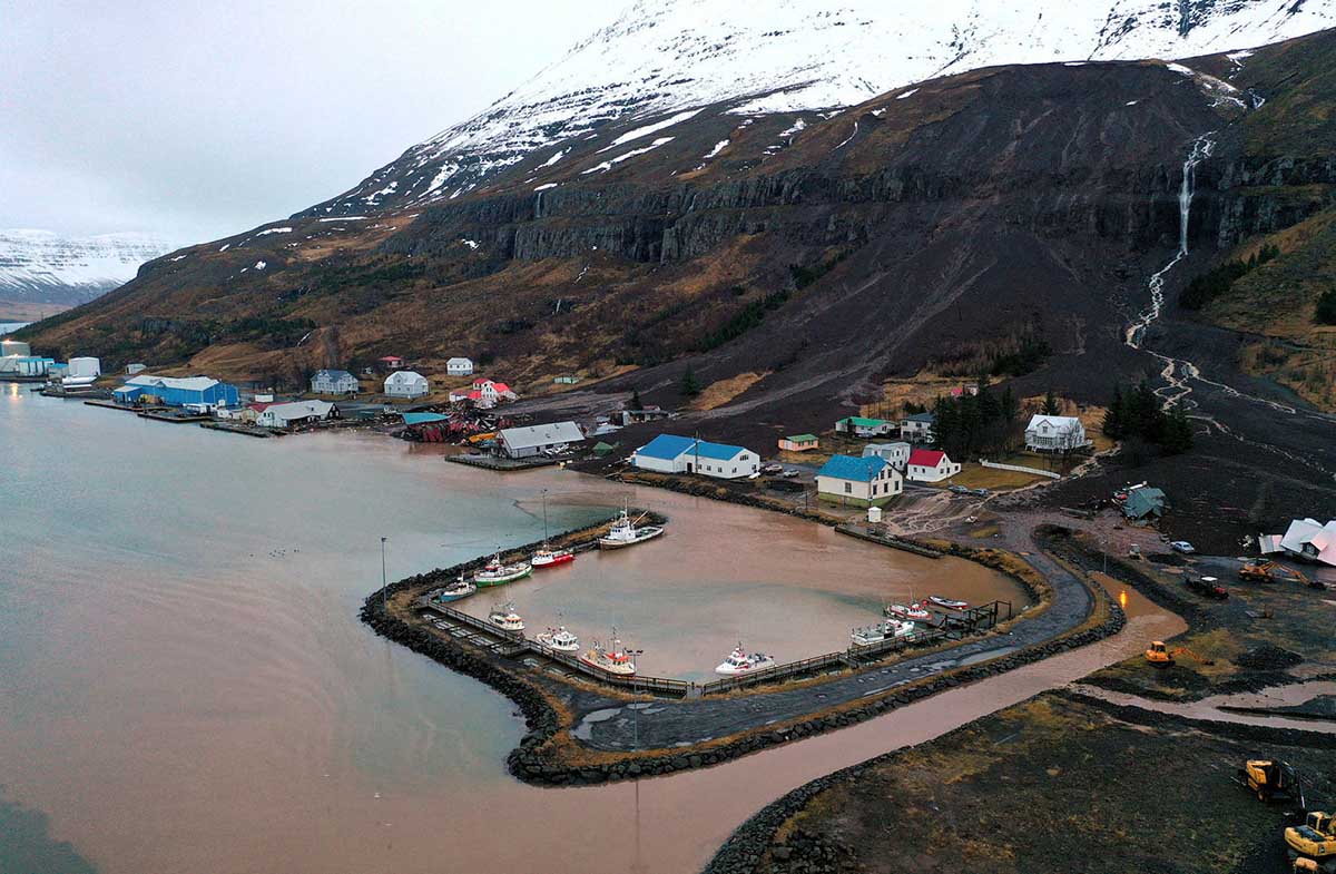 extreme-rain-iceland-landslide-helicopter-view