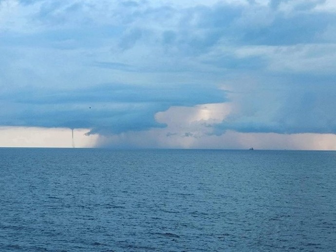 03102017_waterspout_Malta_Santiago_Soliver_Diaz_1