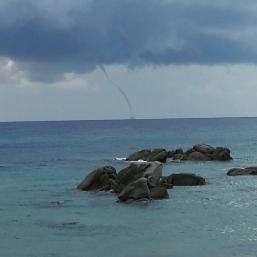 03102017_waterspout_Sardinia_Tortoli