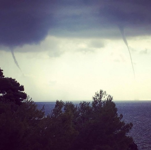 03102017_waterspout_Ustica_Sicily_Silvestro_Delle_Cave
