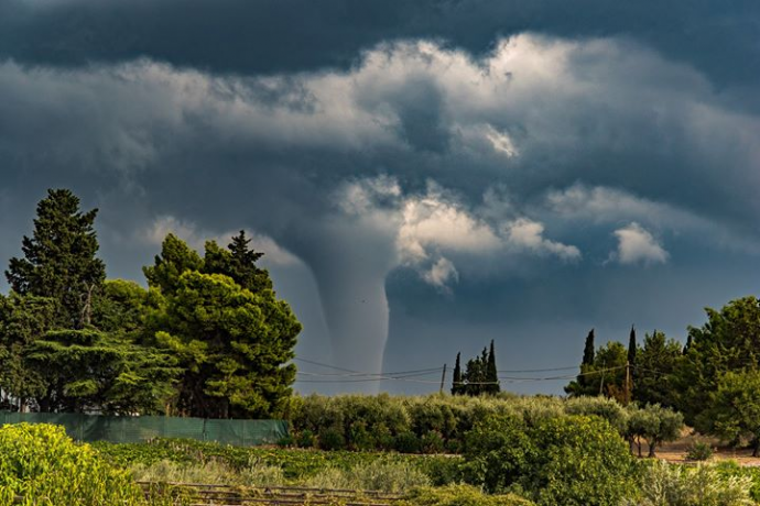 40158443_1692877697501618_165229818533642240_n