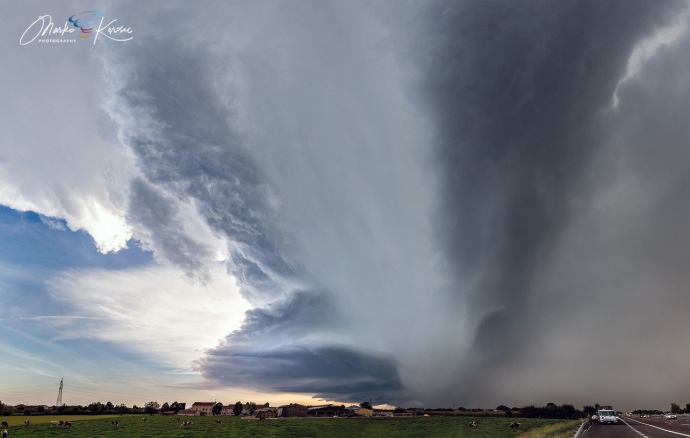 supercell-outbreak-hail-shaft