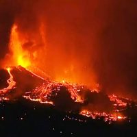 la palma cumbre vieja volcano canary islands eruption 2021 lava flow tsunami