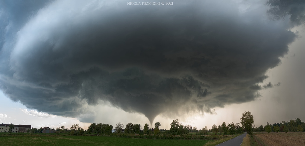 photo-contest-week-38-Nicola Pirondini-tornado