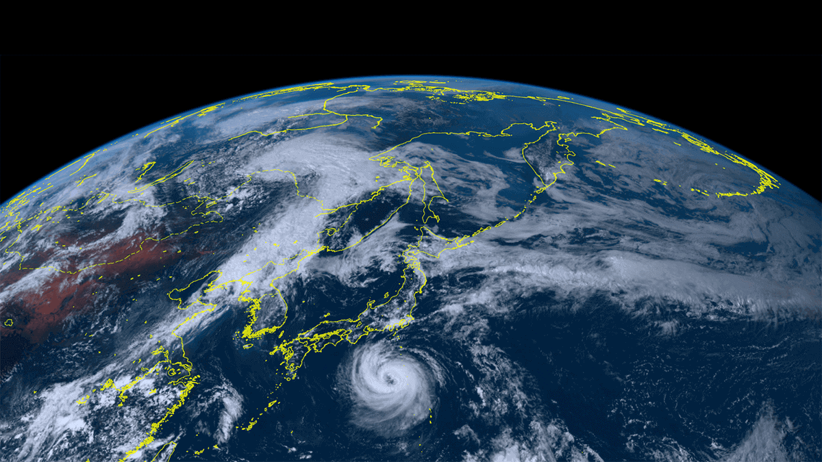 typhoon Lan japan pacific ocean Himawari satellite