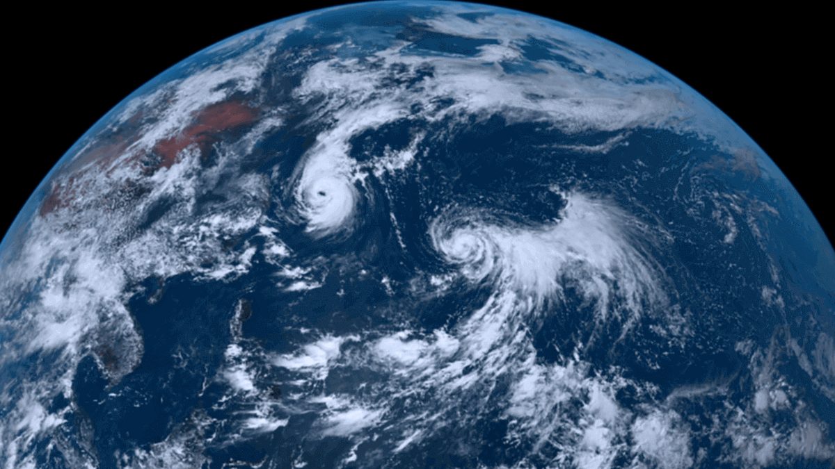 Typhoon-Khanun-Twin-Typhoons_Featured_Himawari