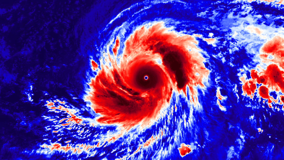 Explosive Category 5 Monster: The Typhoon Sinlaku Targeting Guam